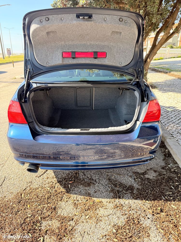 BMW 320 d Line Sport - 32