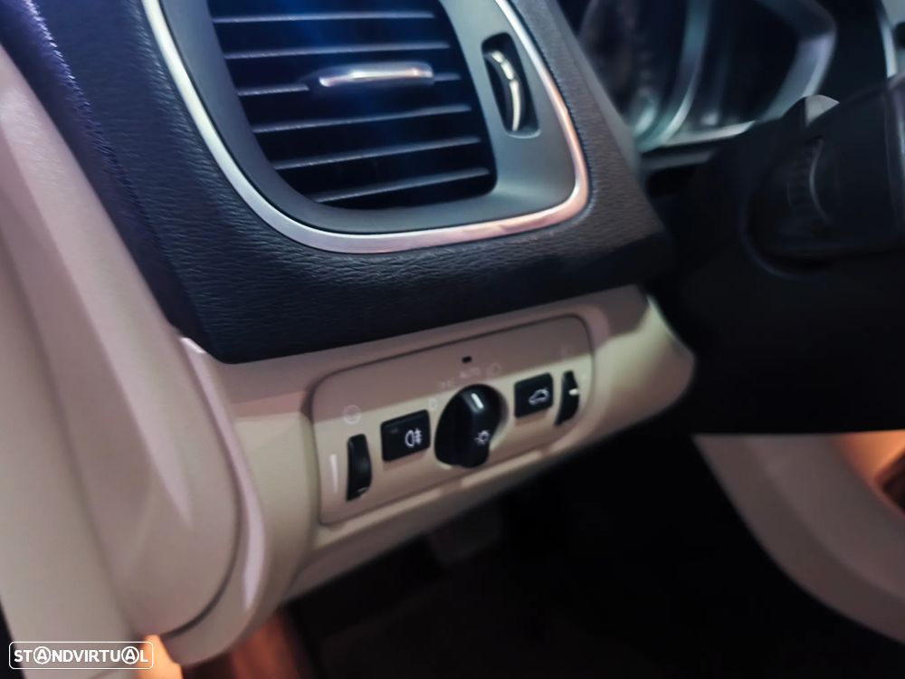 Volvo V40 T3 Geartronic Momentum - 13