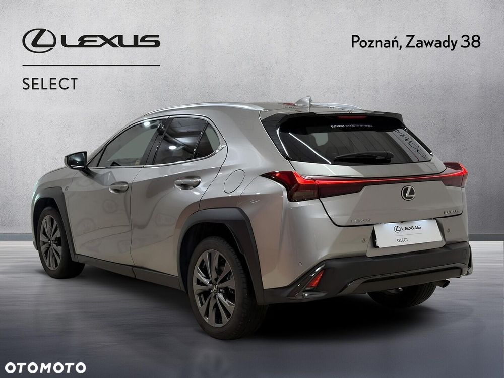 Lexus UX 300h F Sport Design - 10