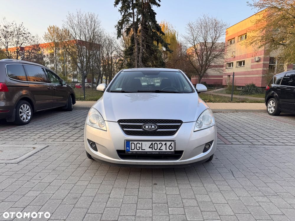 Kia Ceed 1.6 CRDi 90 Vision - 2