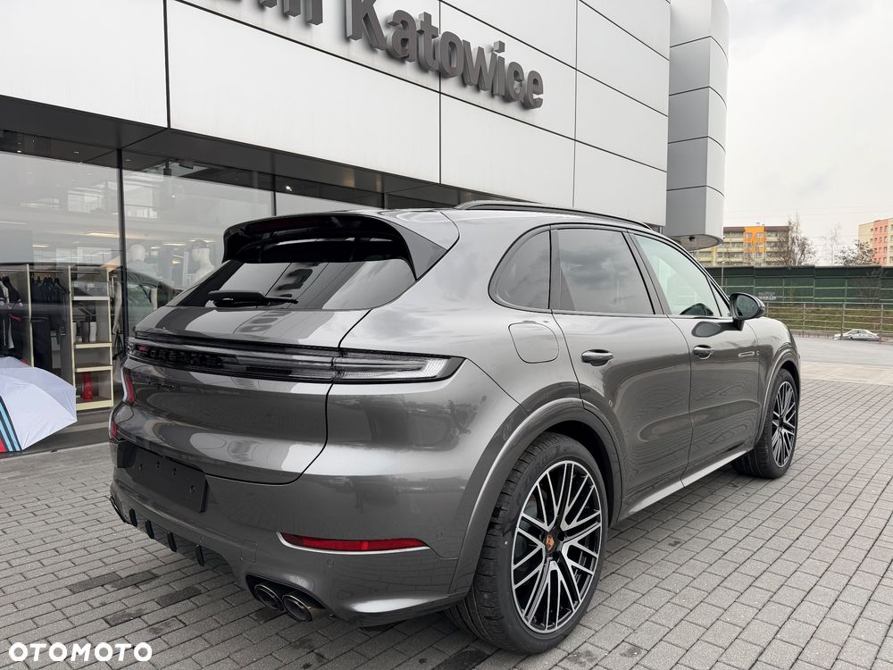 Porsche Cayenne - 5