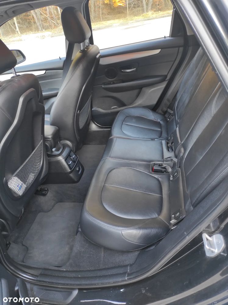 BMW Seria 2 218d - 25