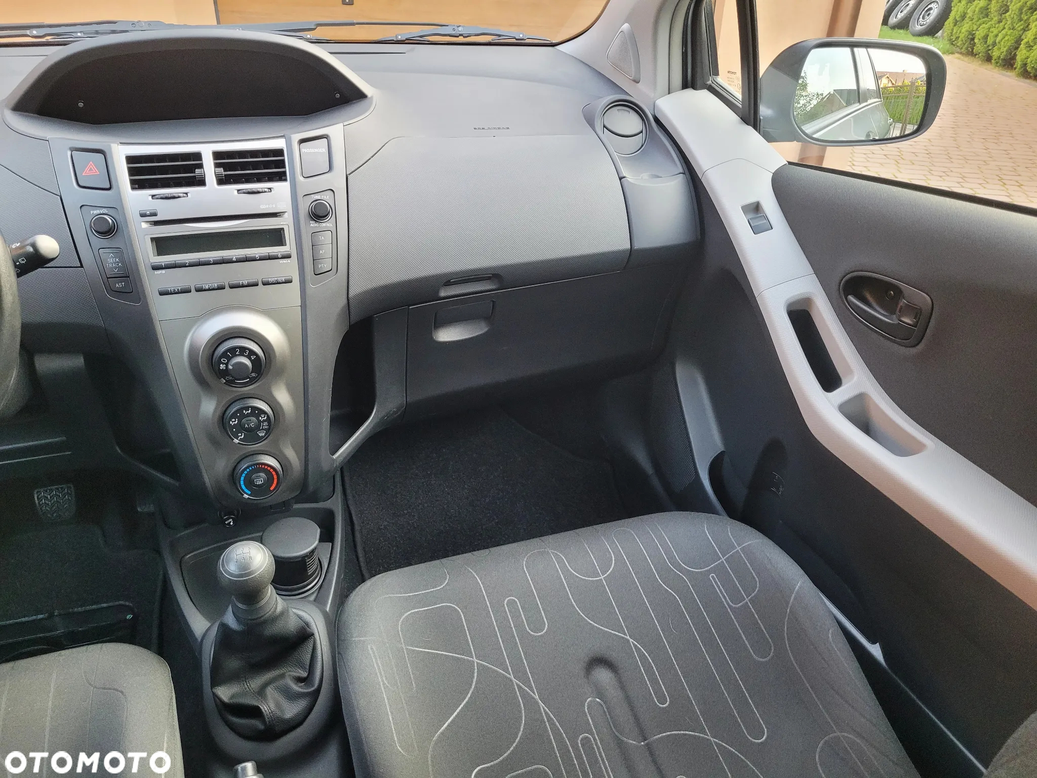 Toyota Yaris 1.0 Luna - 12