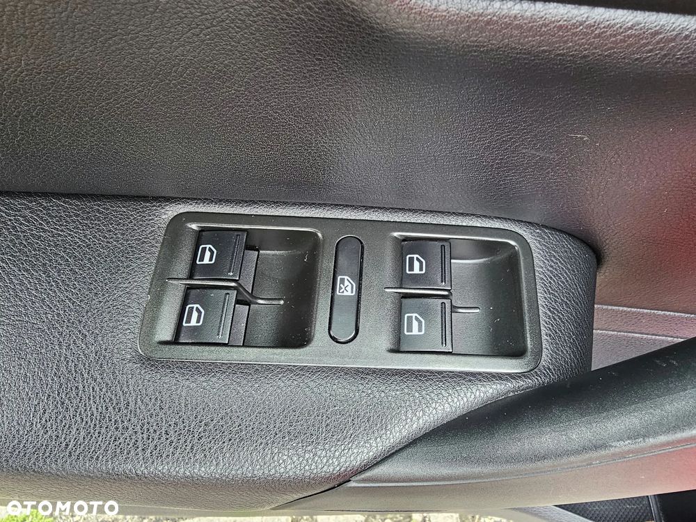Volkswagen Polo 1.6 TDI Highline - 27