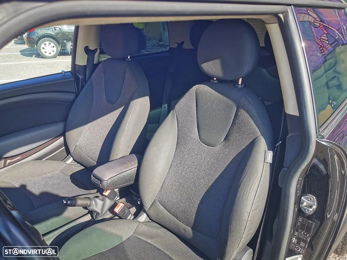 MINI 3 Portas Cooper D - 22