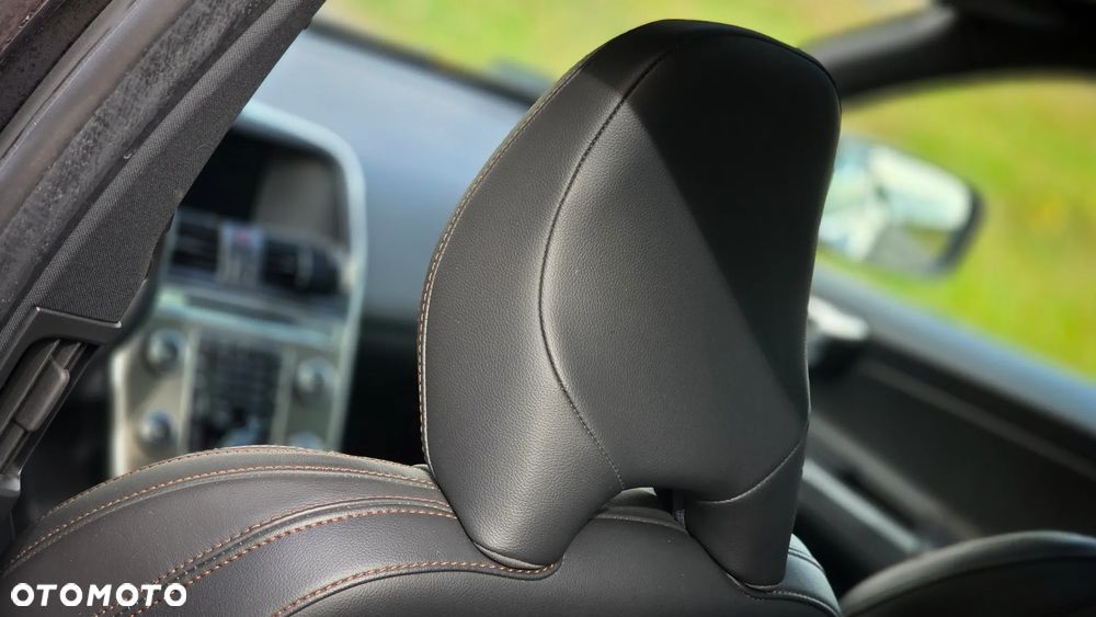 Volvo XC 60 D4 AWD Momentum - 17