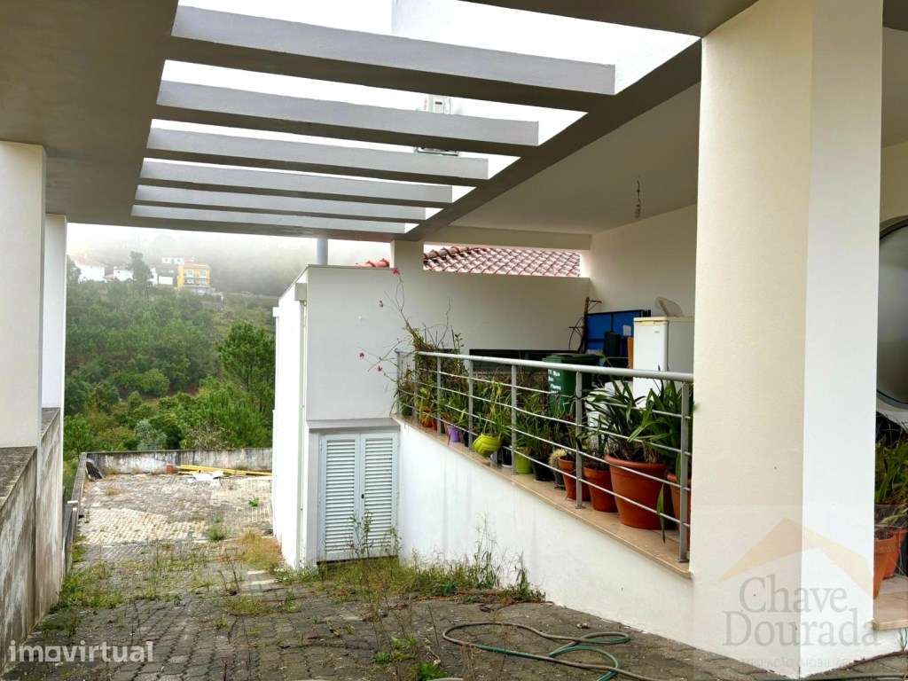 Excelente Moradia T4 distribuída em 3 Pisos - Espaço, Conforto e El... - Grande imagem: 3/31