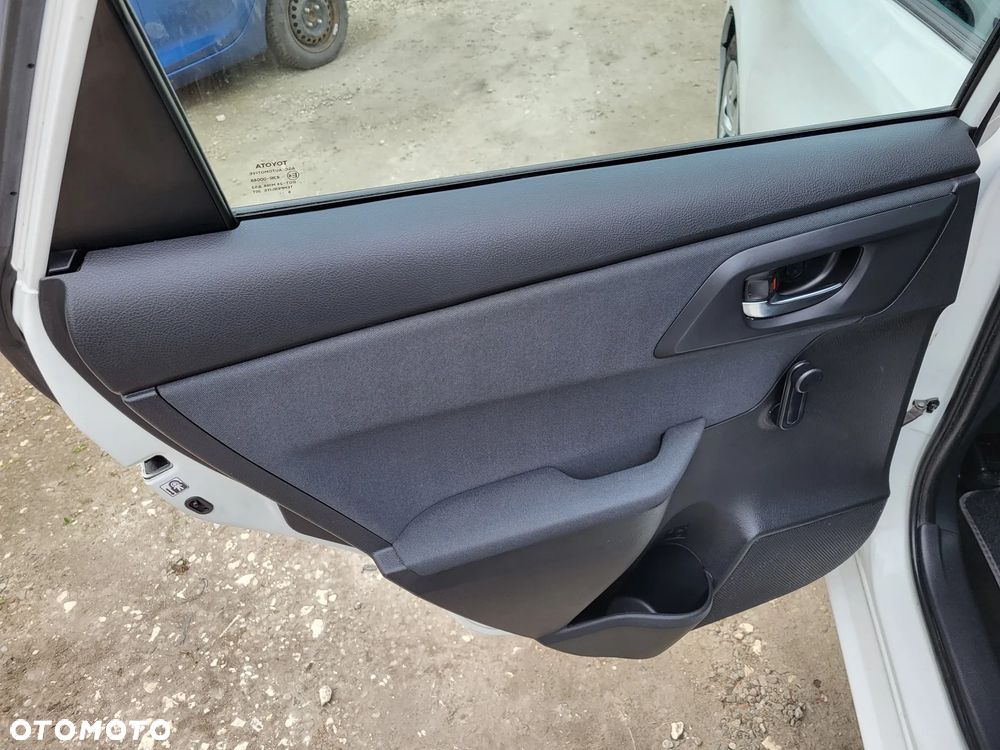 Toyota Auris 1.33 Dual-VVT-i Cool - 21