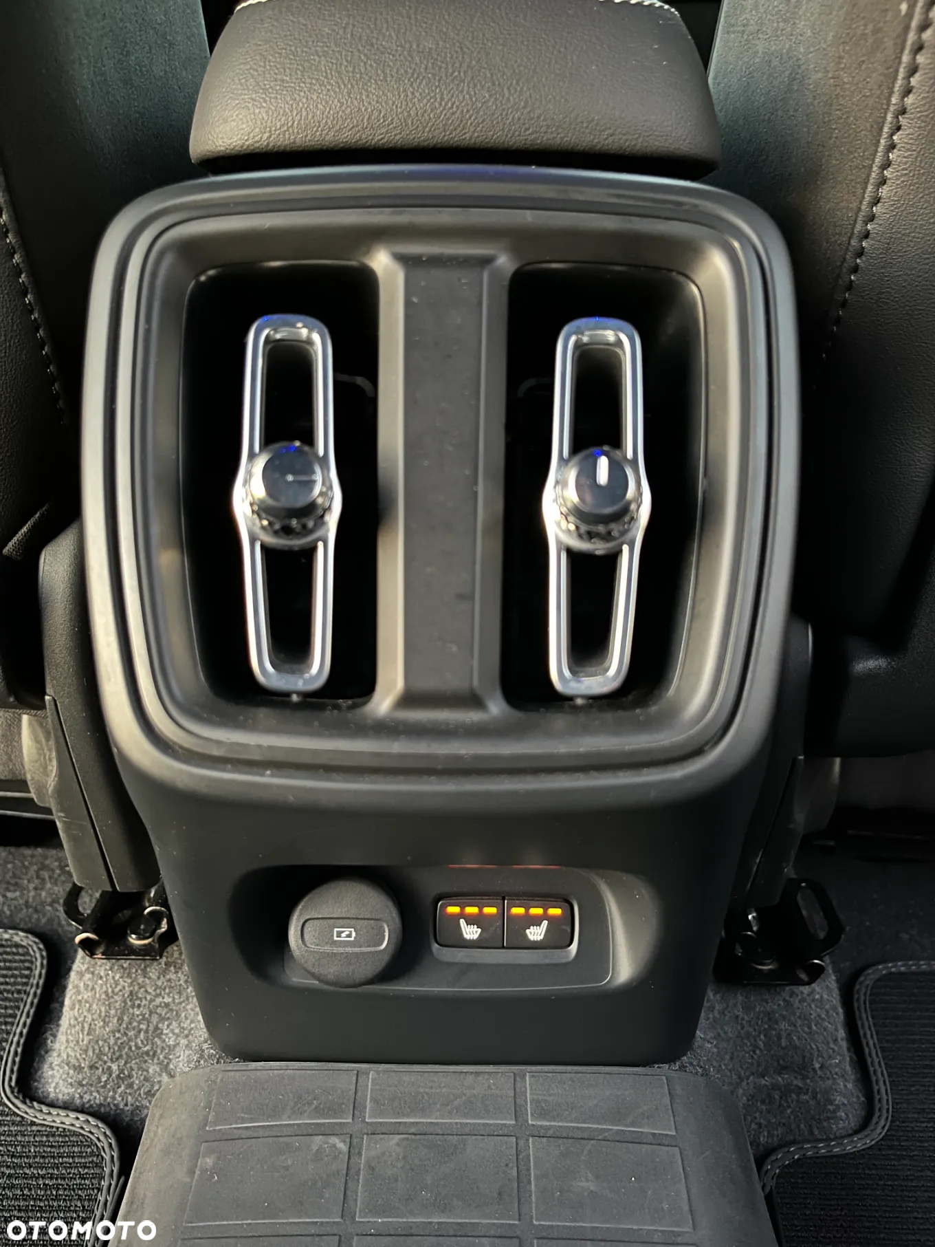 Volvo XC 40 T3 R-Design - 30