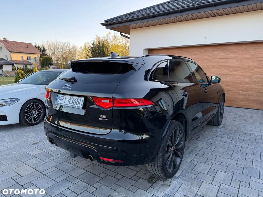 Jaguar F-Pace 3.0 V6 AWD S - 9