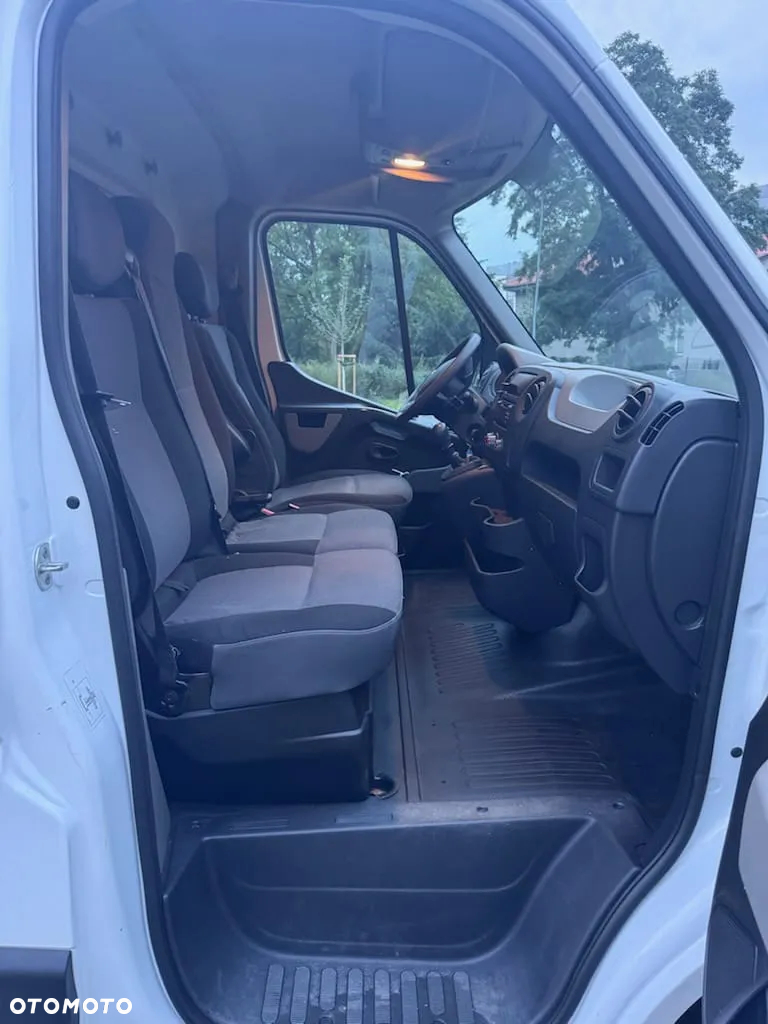 Nissan NV400 - 8