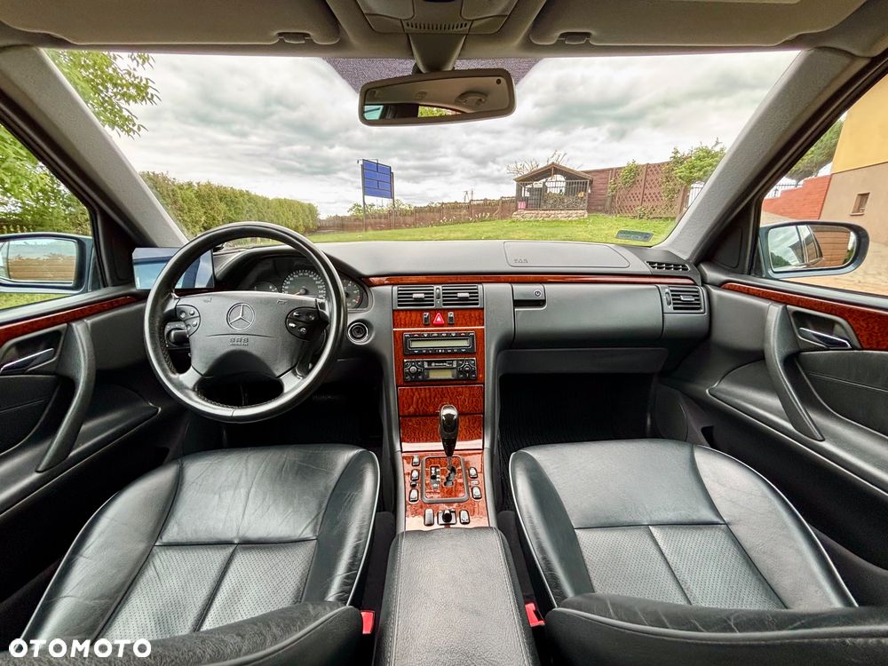Mercedes-Benz Klasa E 320 T CDI Avantgarde - 14