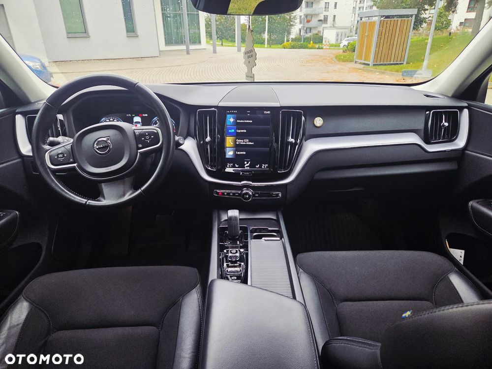 Volvo XC 60 B5 B AWD Momentum Pro - 7