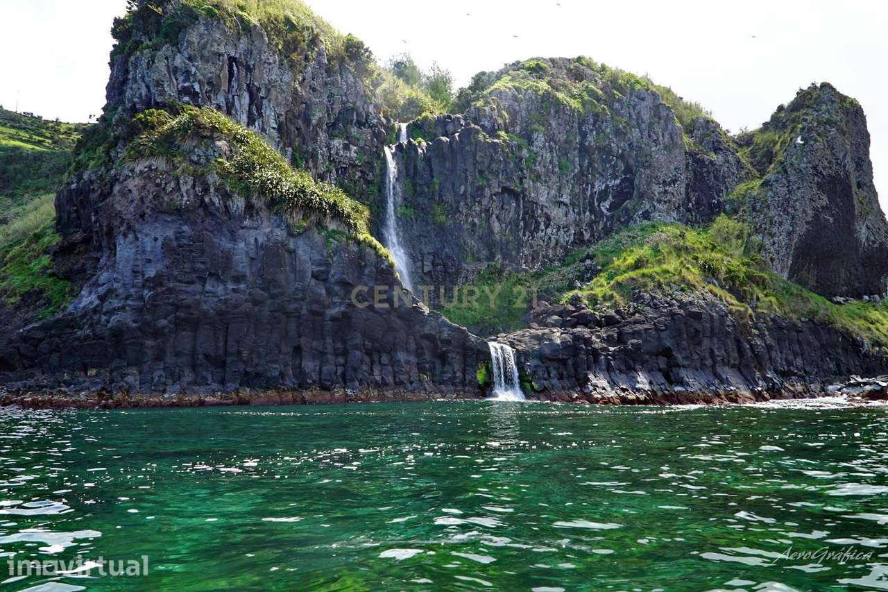 Terreno 2 em 1 localizado na ilha das Flores - Grande imagem: 4/12