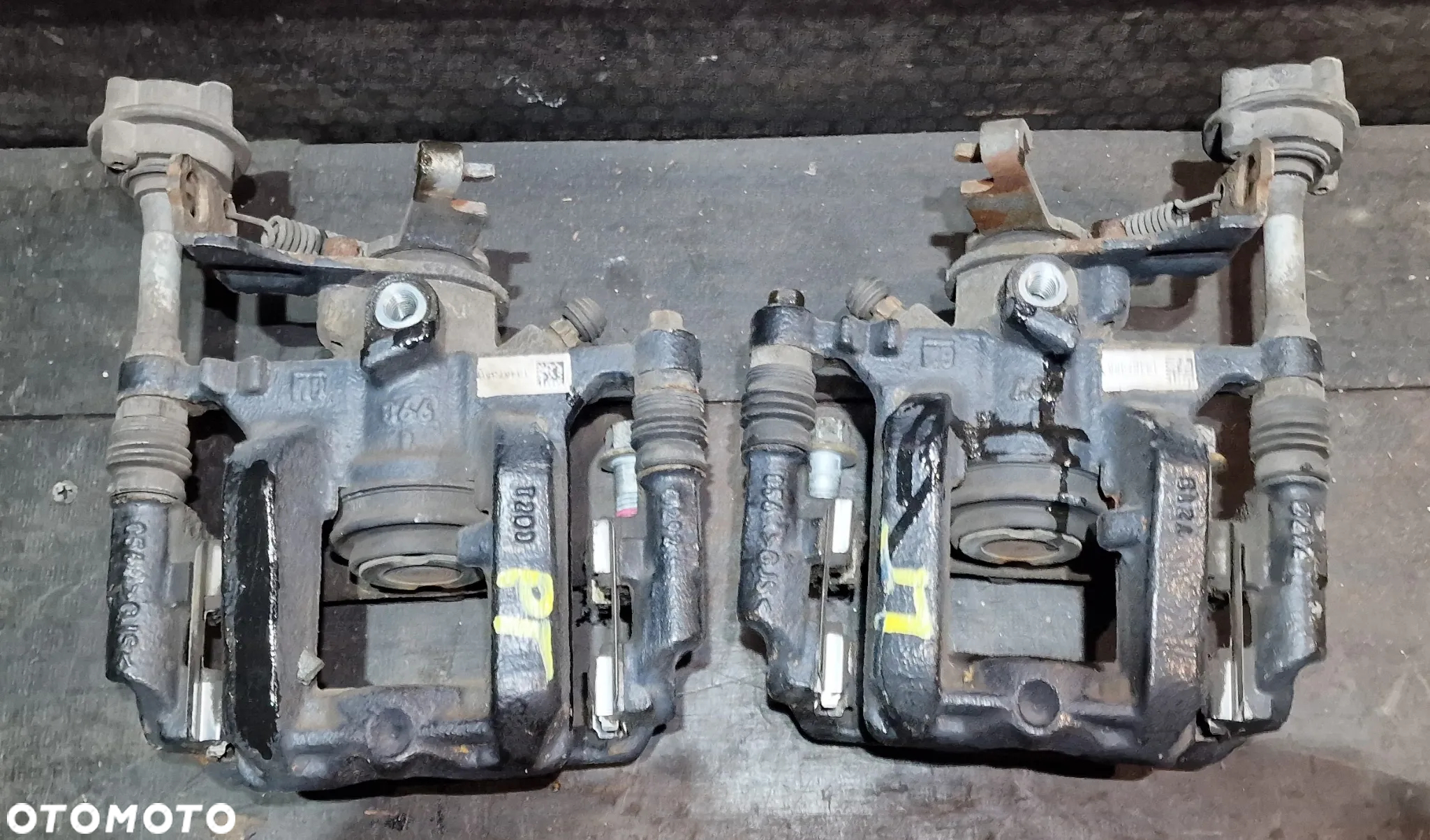 ZACISK HAMULCOWY TYŁ PRAWY LEWY 13467355 13467356 OPEL ASTRA IV J GTC OPC 1.6 T - 2