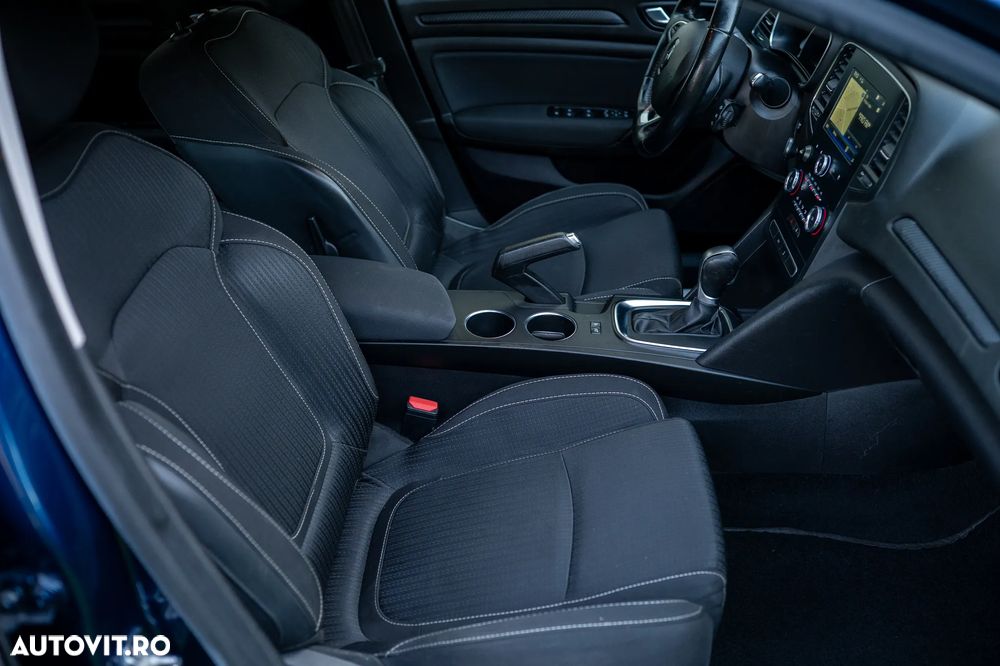 Renault Megane BLUE dCi 115 EDC BUSINESS EDITION - 21