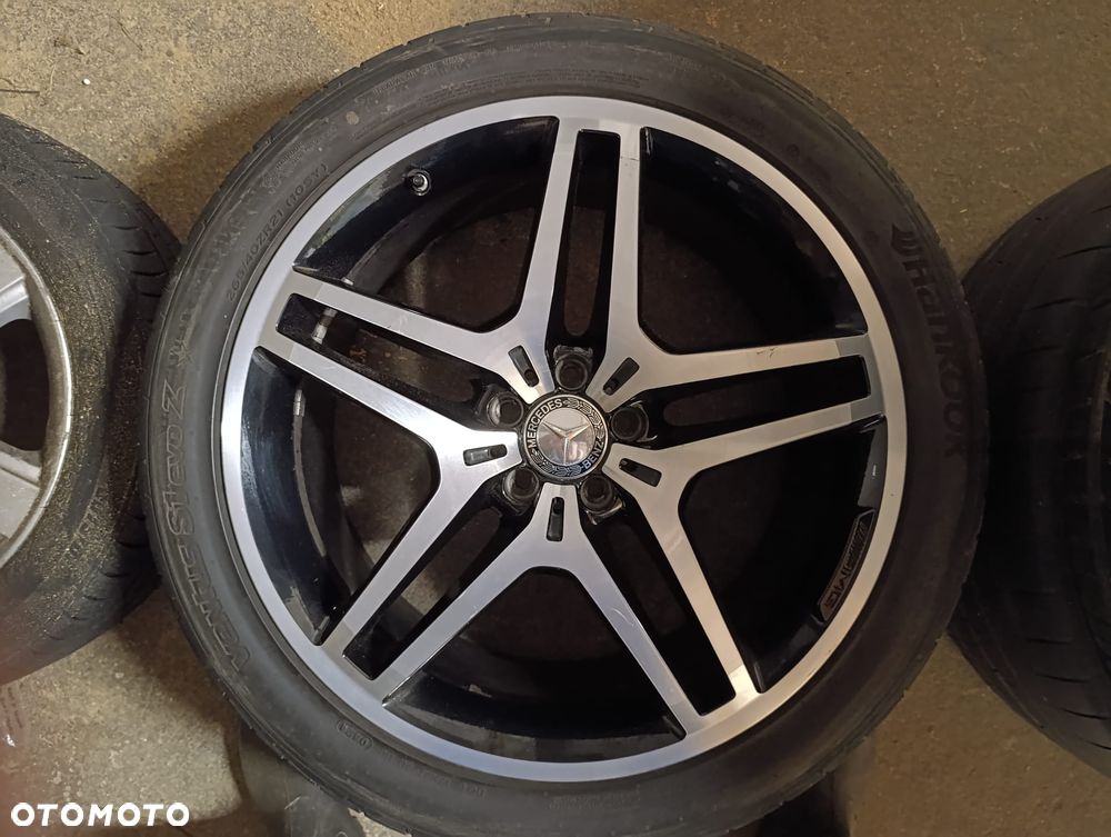 Mercedes AMG 265/40 ZR21 - 1