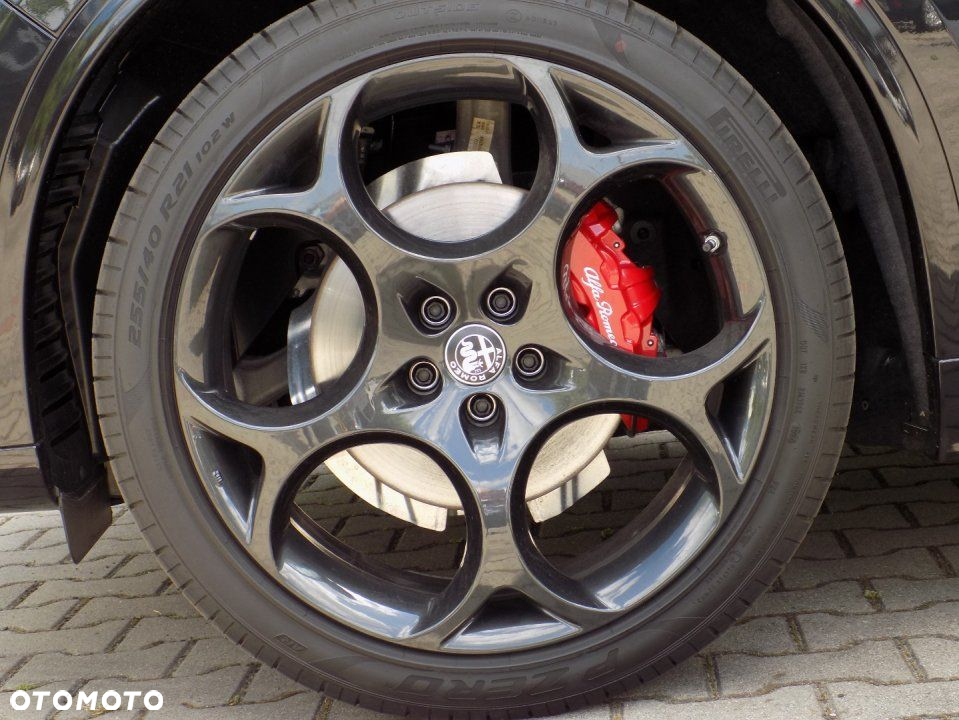 Alfa Romeo Stelvio - 13