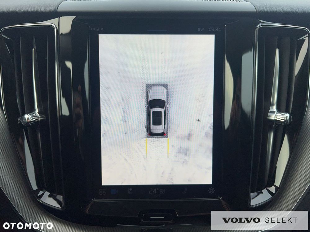 Volvo XC 60 B5 B AWD Plus Dark - 18