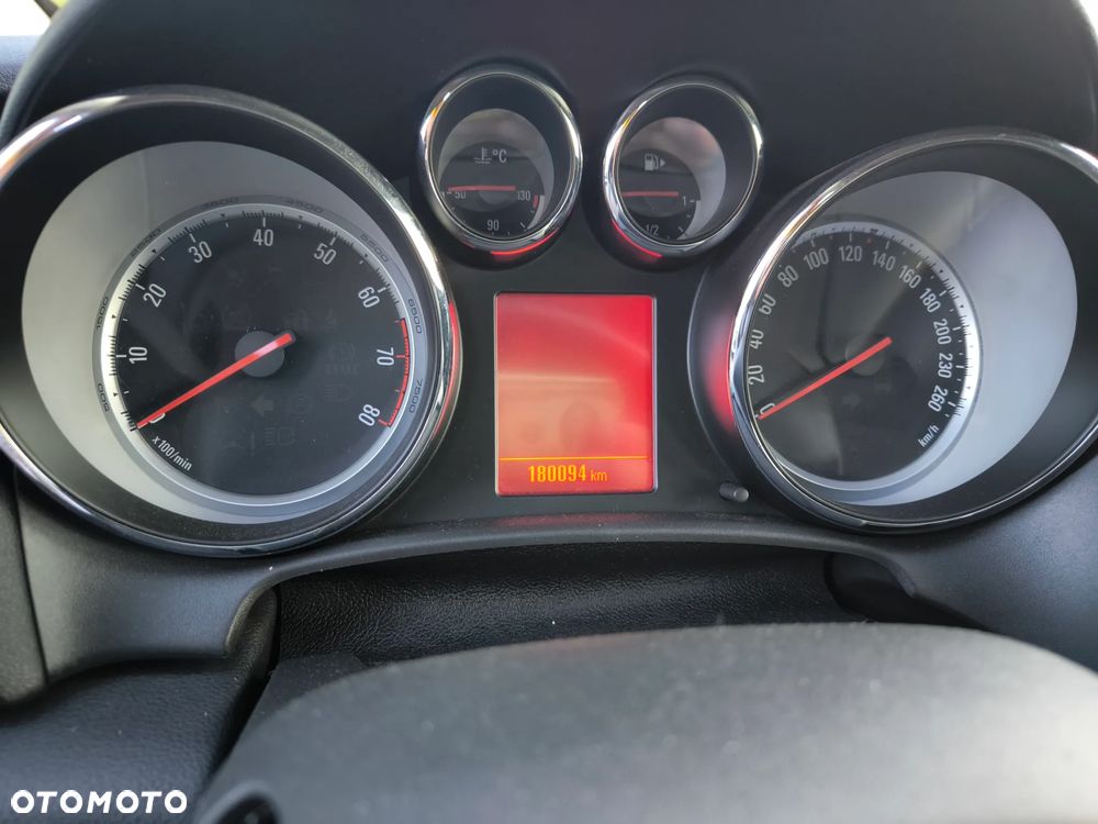 Opel Astra 1.6 T Cosmo - 23