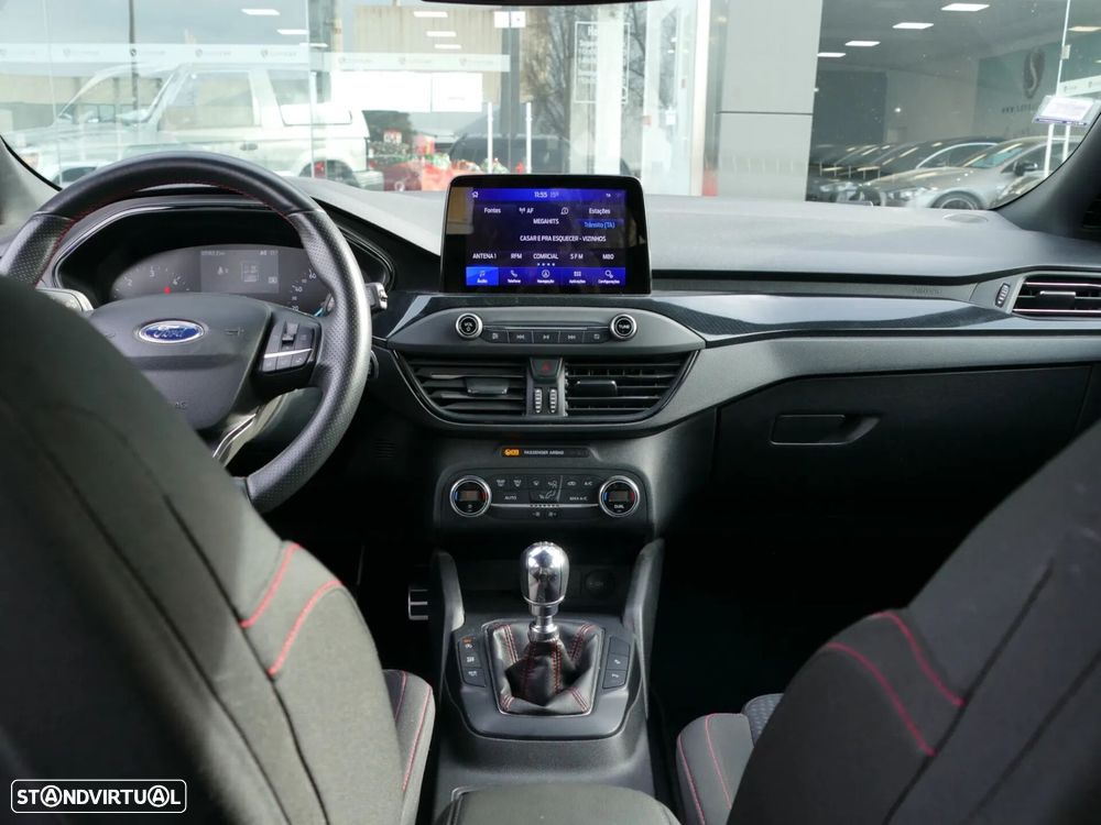 Ford Focus SW 1.5 TDCi EcoBlue ST-Line - 32