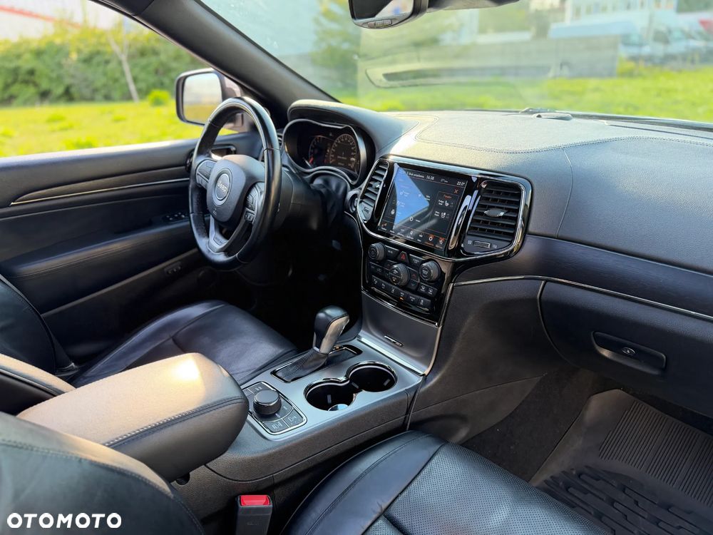 Jeep Grand Cherokee 5.7 V8 HEMI Overland Summit - 14