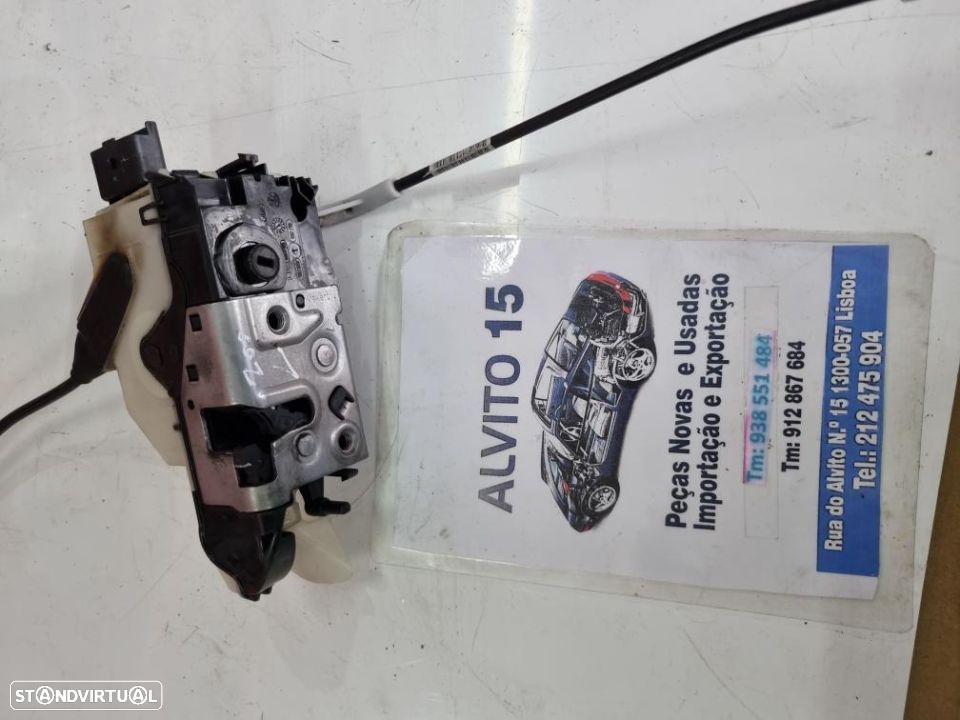 fechadura elétrica porta frente esquerda Peugeot 208  ano 2018 - 2
