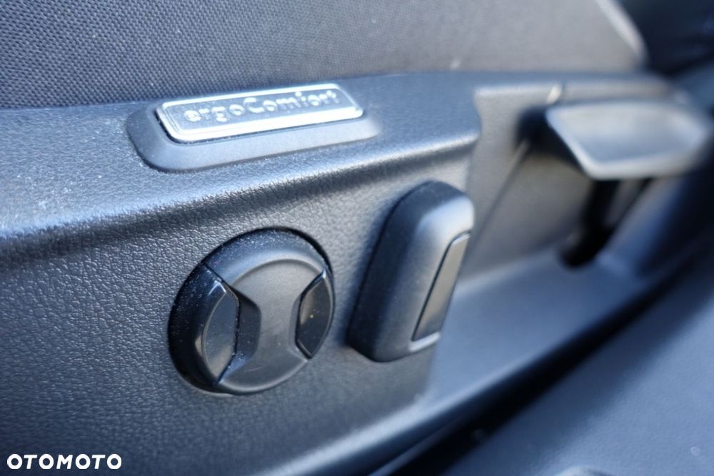 Volkswagen Passat - 17