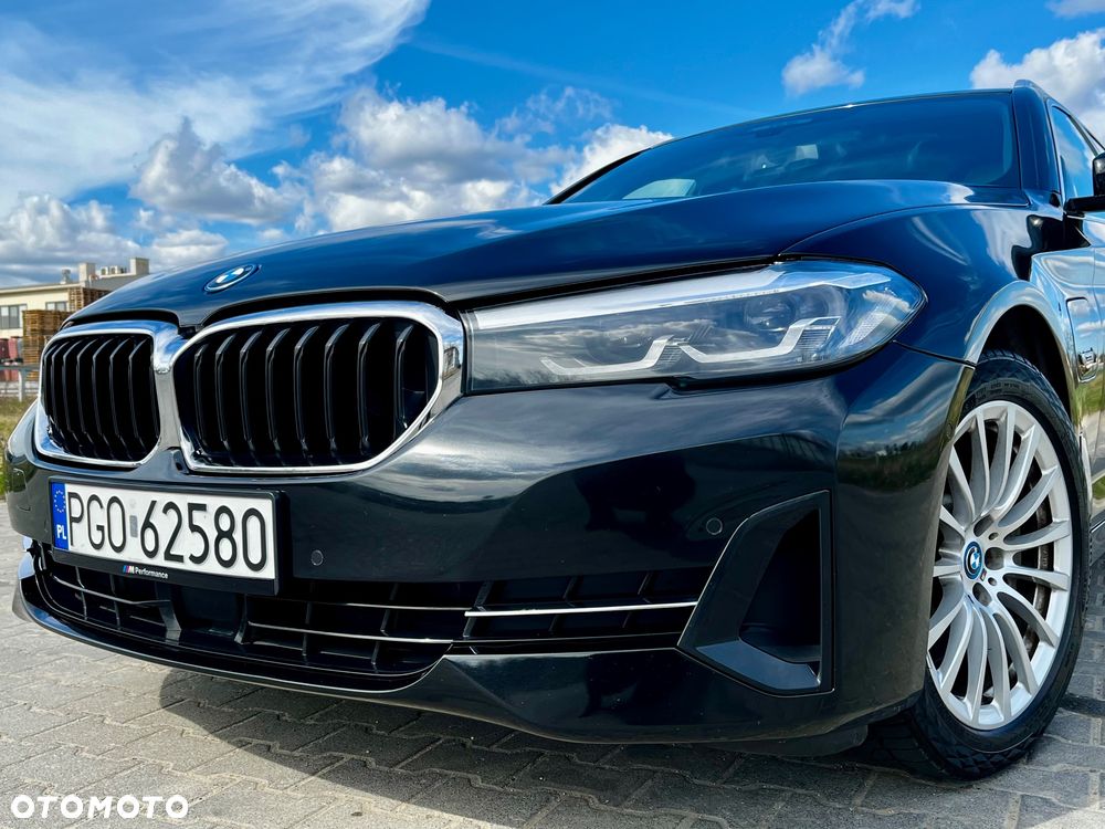 BMW Seria 5 ver-530e - 32