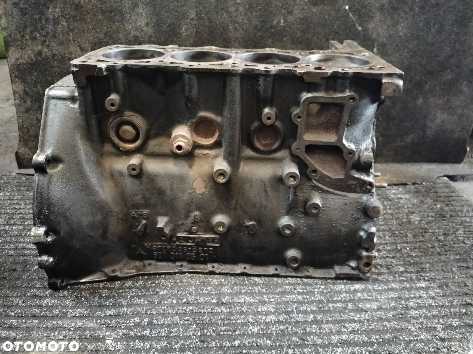 BLOK SILNIKA MERCEDES W201 190 2.0 D 601912 - 1