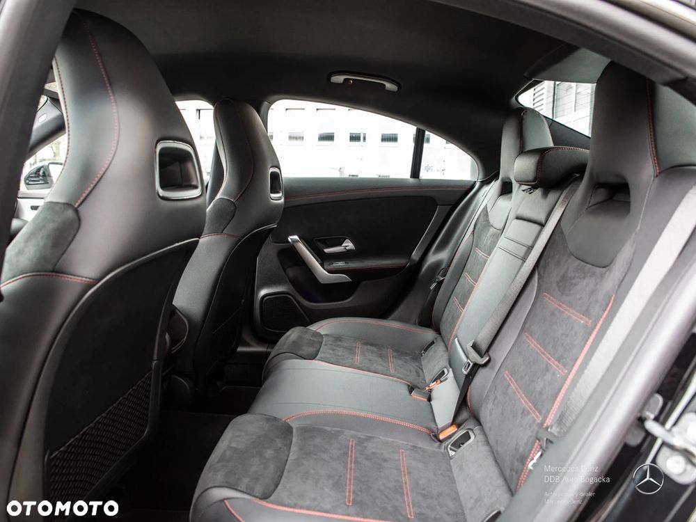 Mercedes-Benz CLA 250 e PHEV AMG Line 8G-DCT - 9