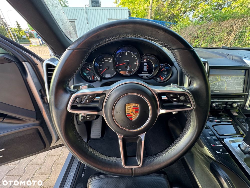 Porsche Cayenne - 18