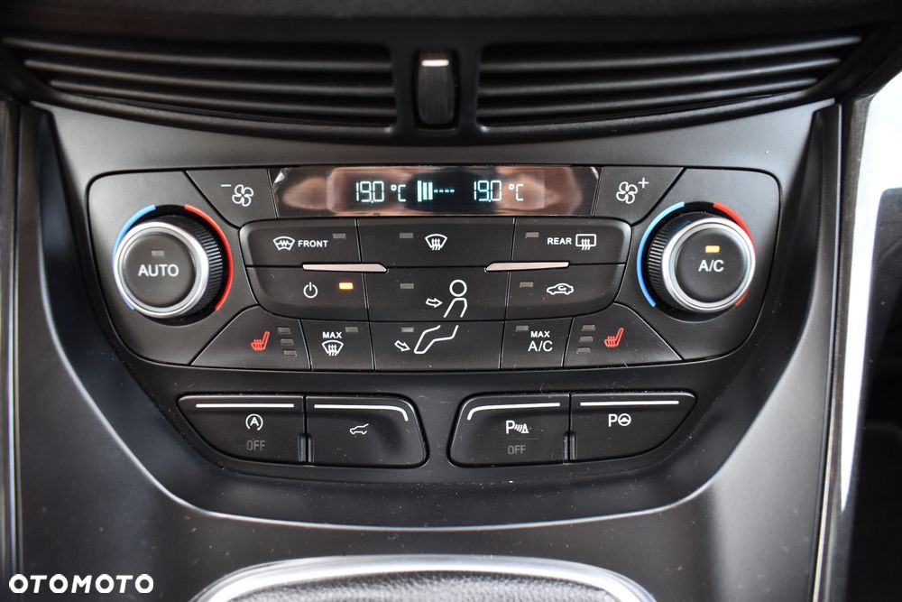 Ford Kuga 2.0 TDCi AWD Titanium - 23