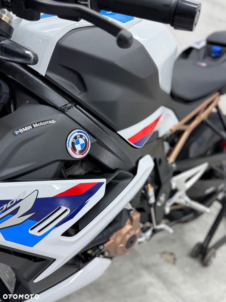 BMW S - 32