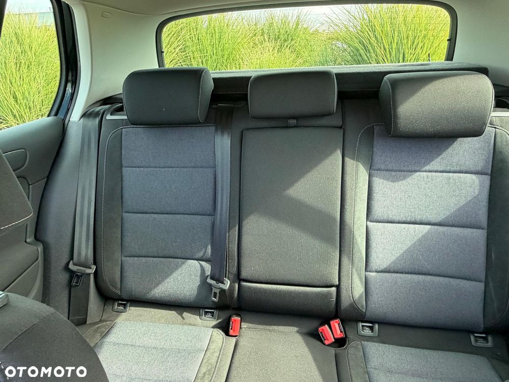 Volkswagen Golf - 9