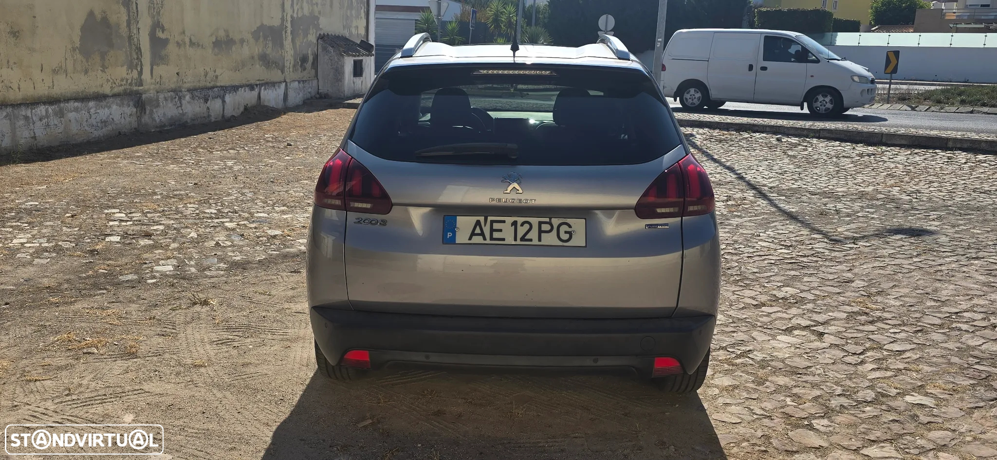 Peugeot 2008 ver-1-2-puretech-active - 10