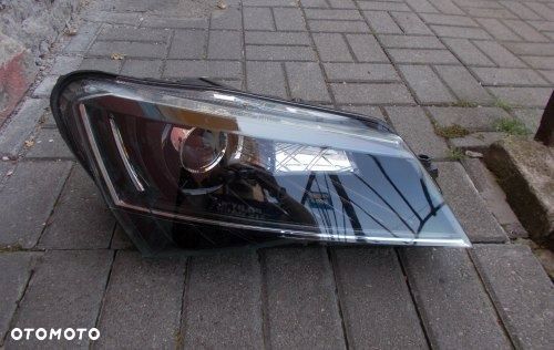 SKODA SUPERB 3 III 3V1 BI XENON SKRĘTNY LED LAMPA PRAWA 3V1941016B - 1