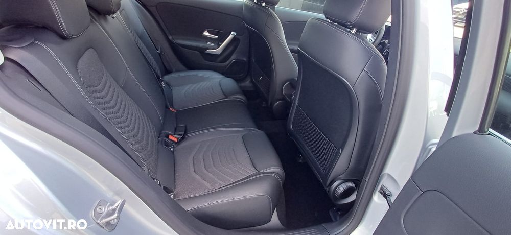 Mercedes-Benz A 180 7G-DCT Special Edition - 18