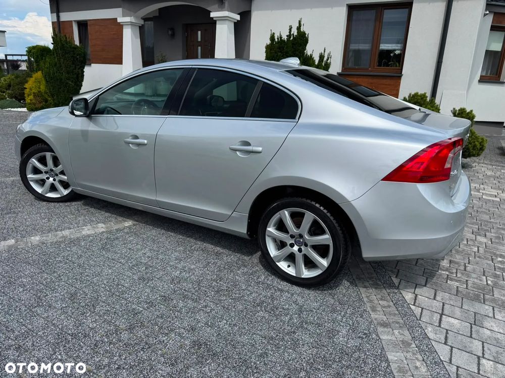 Volvo S60 D2 Momentum - 17