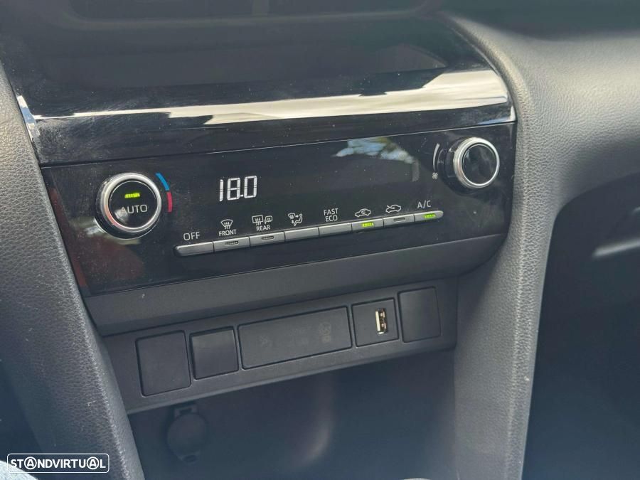 Toyota Yaris Cross 1.5 HDF Comfort Plus - 11