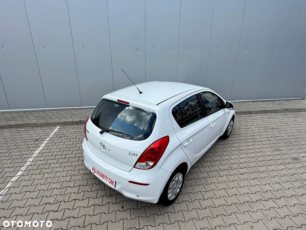 Hyundai i20 - 17