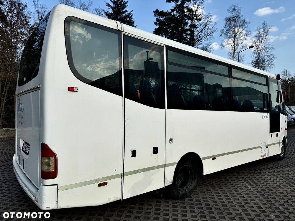 Mercedes-Benz Mediano 815 - 13