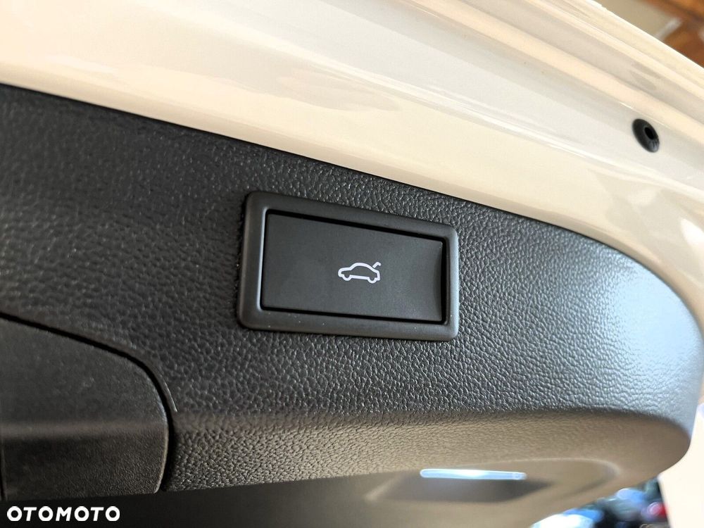 Volkswagen Passat Variant 2.0 TSI Business Plus DSG - 35