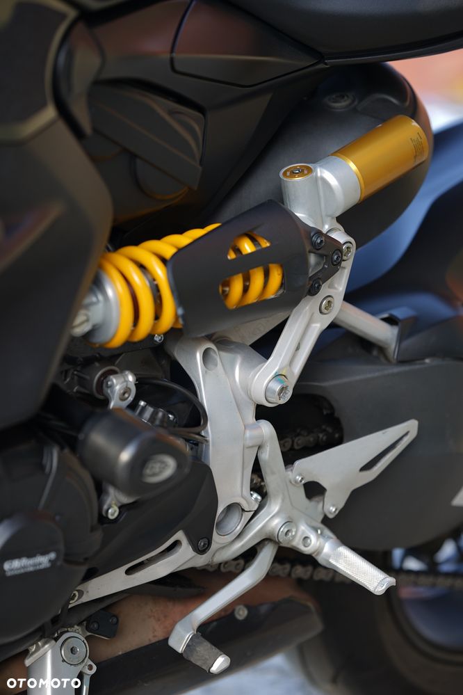 Ducati Streetfighter V2 - 10