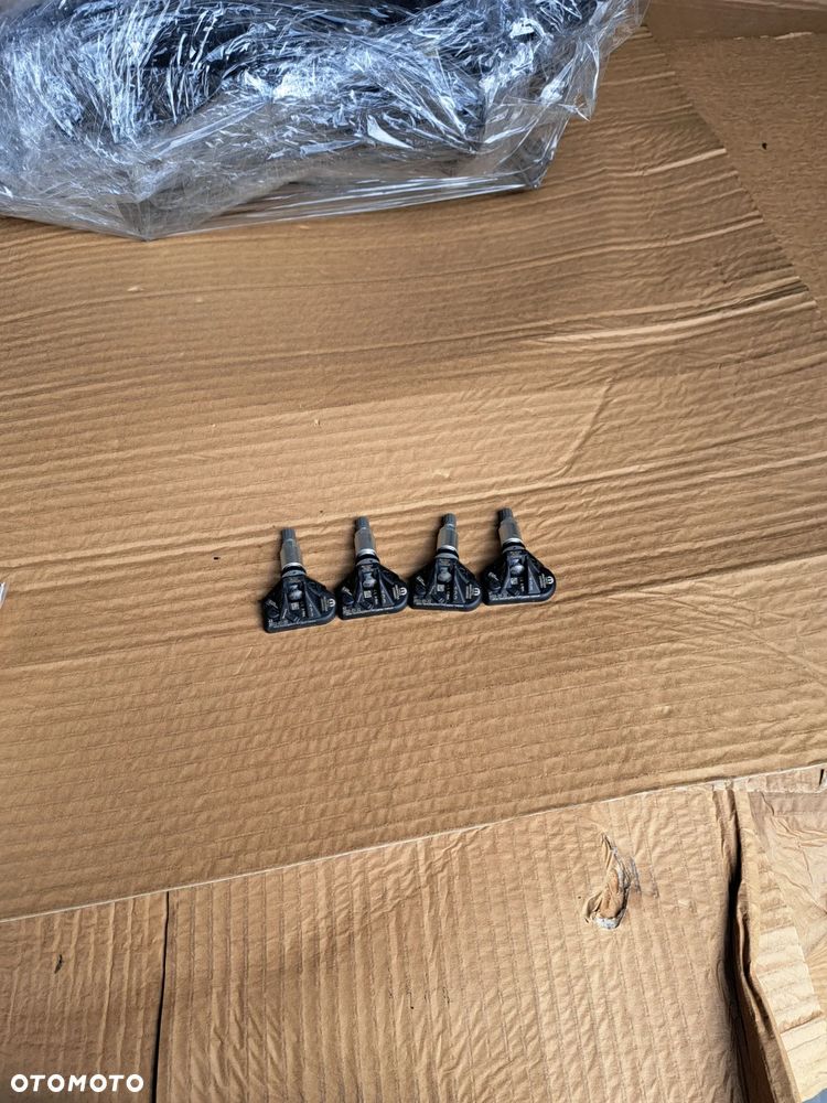 czujnik ciśnienia w Oponie Chrysler 300 Dodge Challenger Charger 68487472AA Czujnik ciśnienia TPMS - 1