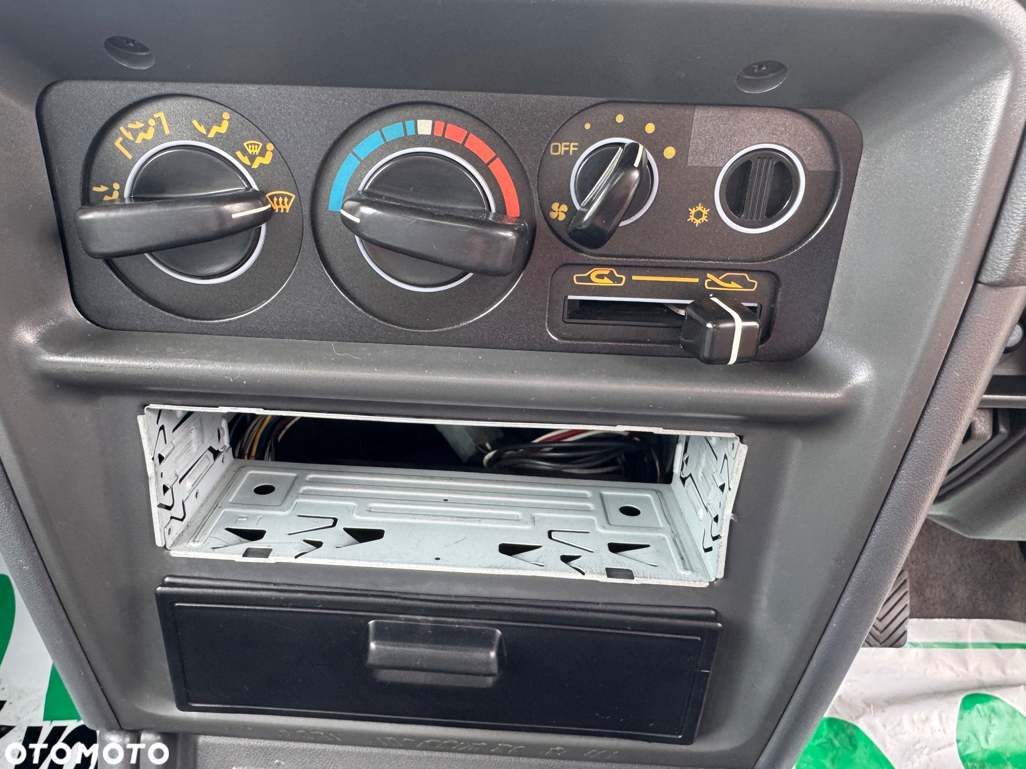 Mitsubishi Pajero 2.8 TD GLS 7os - 29