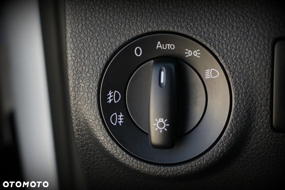 Volkswagen Caddy 2.0 TDI Comfortline DSG - 28