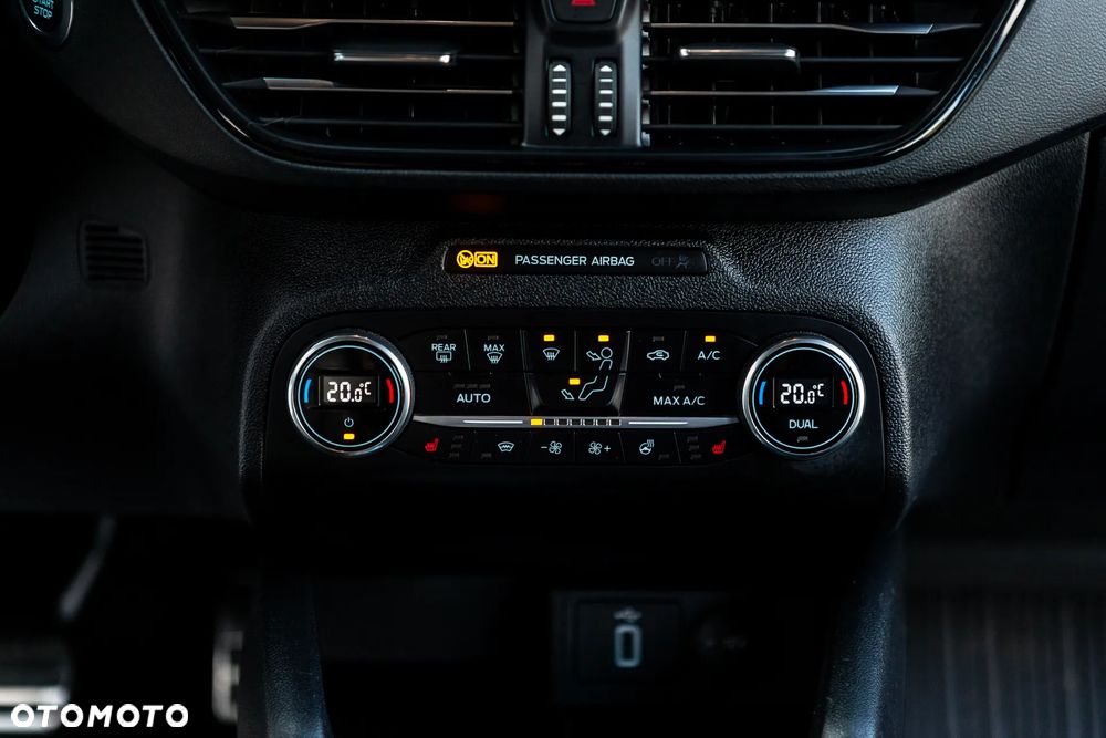 Ford Focus - 33