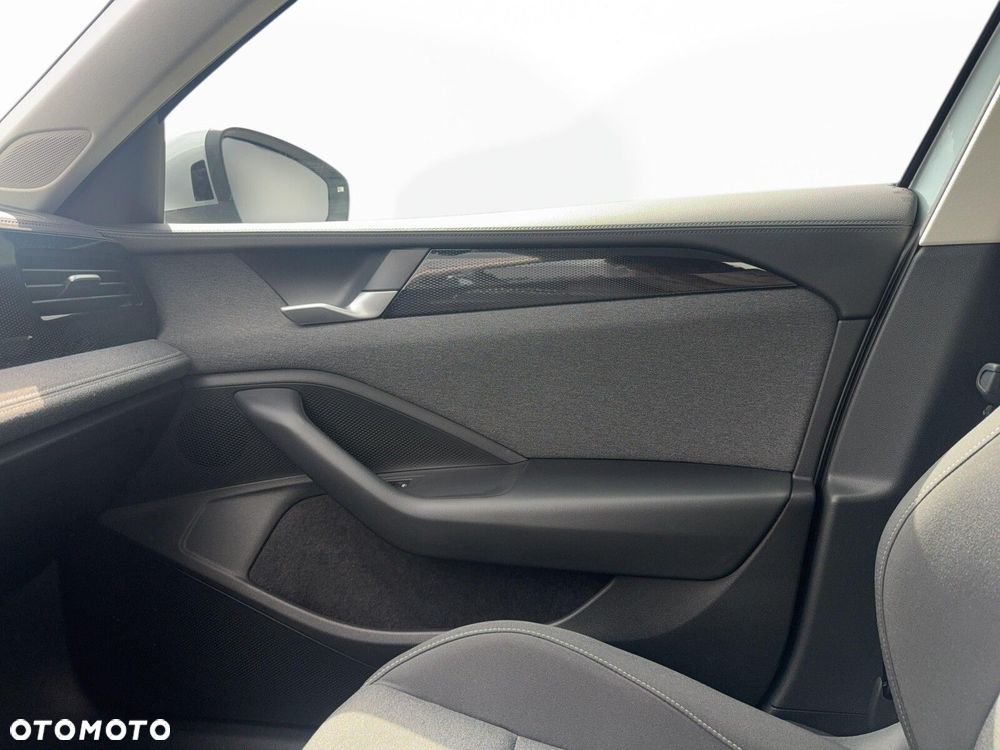 Volkswagen Passat Variant 1.5 TSI ACT mHEV Business DSG - 32