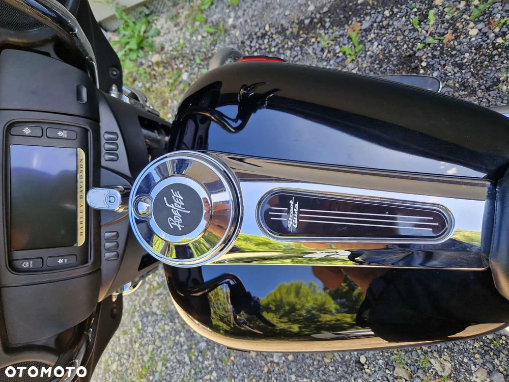 Harley-Davidson Touring Street Glide - 8